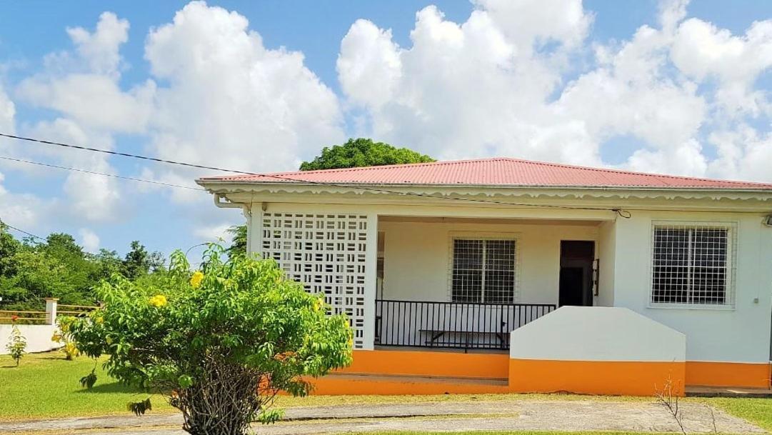 Kaz A Faup Villa Grand-Bourg  Exteriör bild