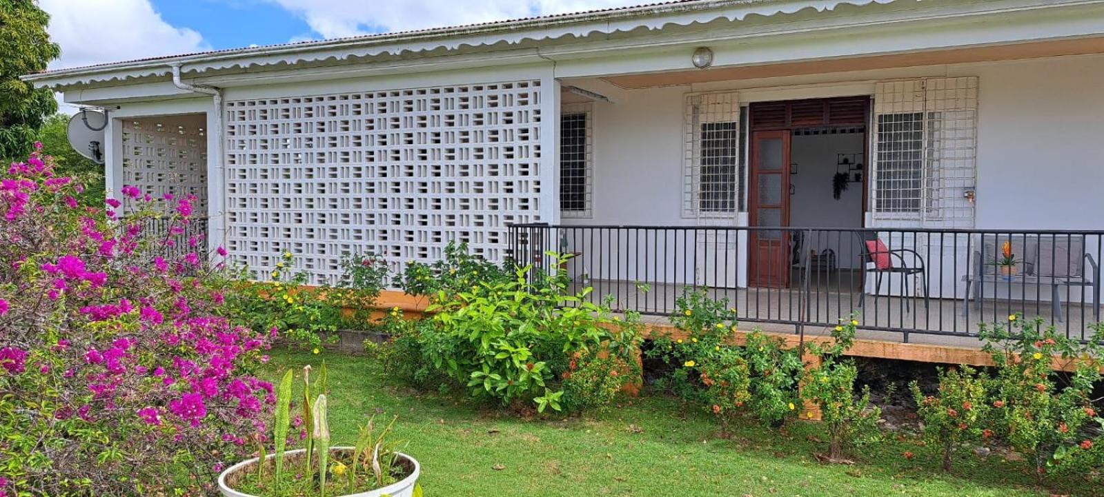 Kaz A Faup Villa Grand-Bourg  Exteriör bild